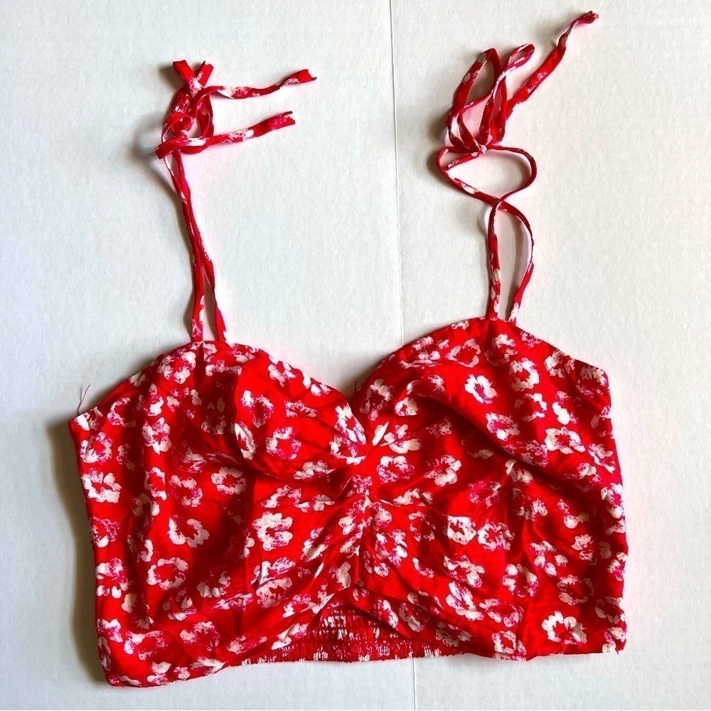 Dance & Marvel floral crop tie shoulder top red & white in size medium